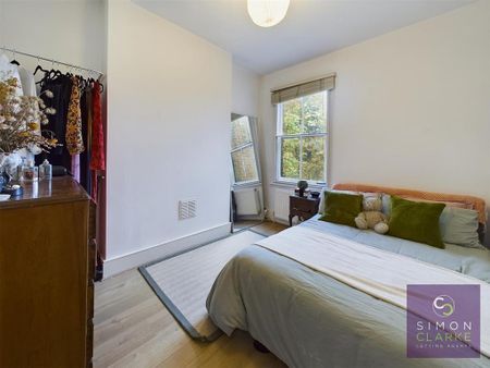 4 bedroom end of terrace house to rent - Photo 4