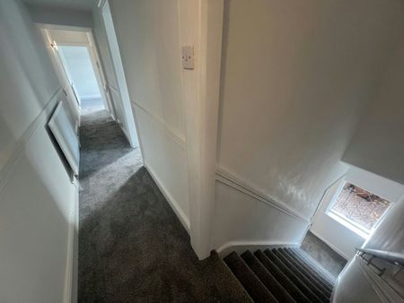 End of terrace house to rent on - Photo 3