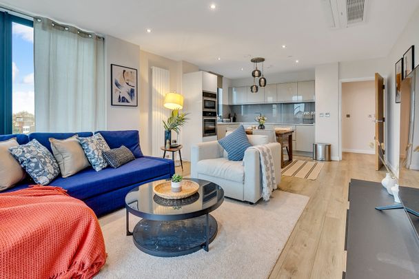 2 Bed Flat, Centric Close, NW1 - Photo 1