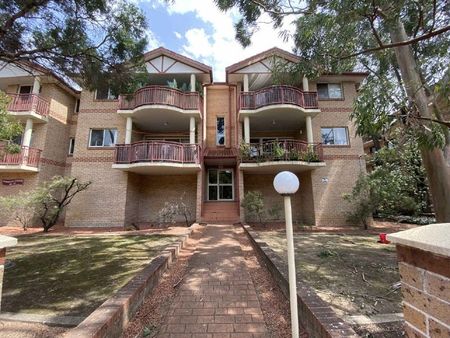 GREAT LOCATED TWO BEDROOM UNIT! - Photo 2