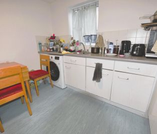 2 bedroom Flat in Flat 20, Leeds - Photo 5