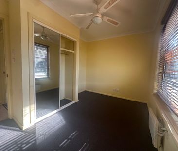 Spacious 3-Bed Family Home in West Wodonga - Photo 5