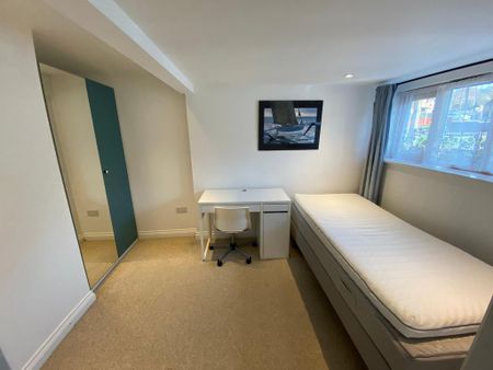 4 bedroom semi-detached house to rent - Photo 4