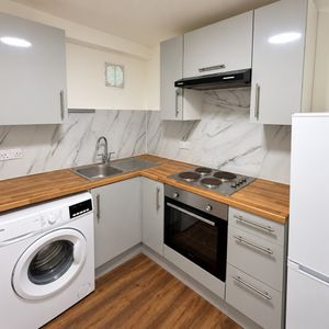 Studio Flat, Oak Grove, NW2 - Photo 2