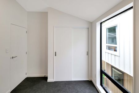 Architecturally Designed Three-Bedroom Townhouse – Karori - Photo 5