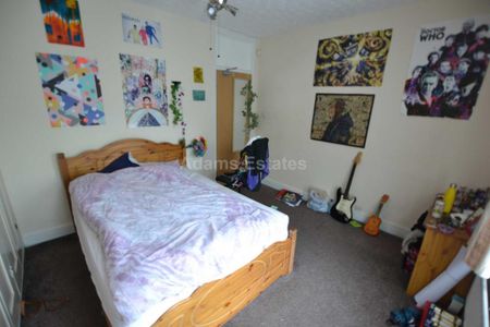 5 bedroom terraced house to rent - Photo 3