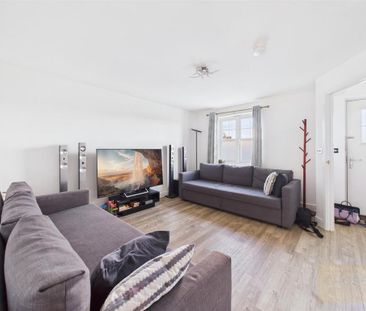 3 bedroom semi-detached house to rent - Photo 6