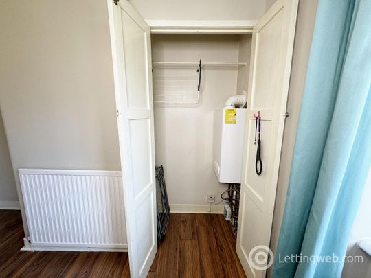 3 Bedroom Flat to Rent - Photo 1