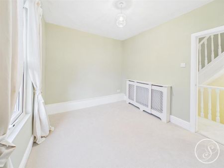 4 bedroom terraced house to rent - Photo 4