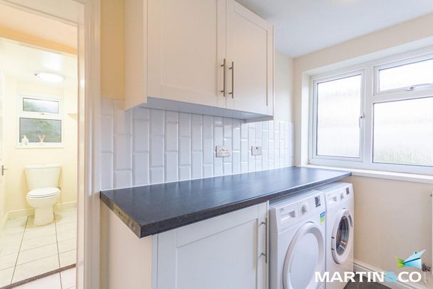 4 bedroom end of terrace house to rent - Photo 1