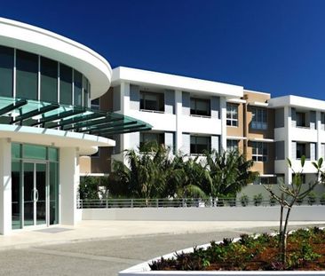 FULLY FURNISHED 1 BEDROOM APARTMENT- LOCATED CLOSE TO BOND UNI IN V... - Photo 6
