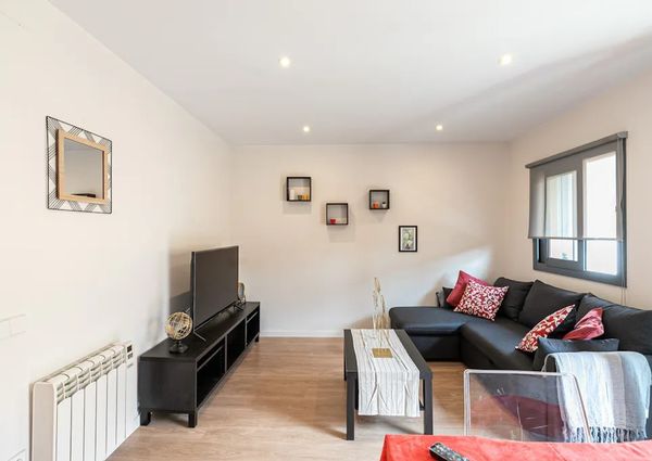 Carrer de Travau, Barcelona, Catalonia 08031