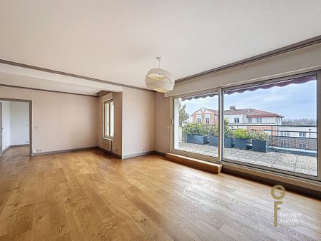 Location Appartement 4 pièces 143m² MARCQ EN BAROEUL 59700 - Photo 4