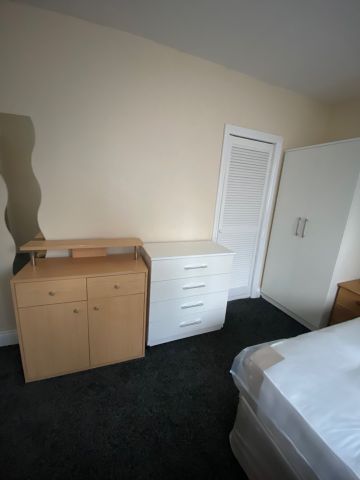 Room in a Shared House, Thimbler Road, CV4 - Photo 2