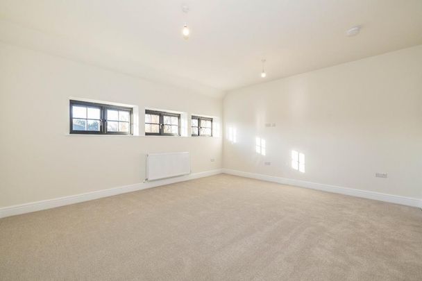 4 bedroom terraced house to rent - Photo 1