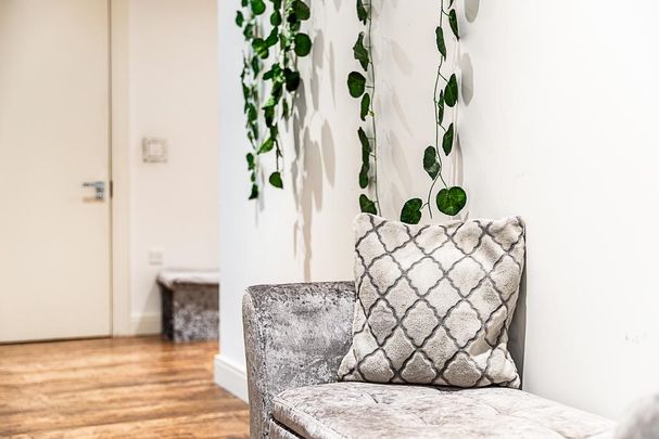 3 bedroom flat to rent - Photo 1