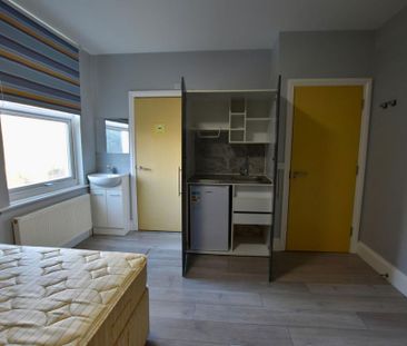 Studio to rent - Photo 2