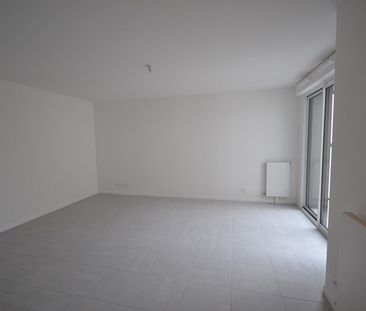 Location Appartement 3 pièces 62m² NANTES 44000 - Photo 2