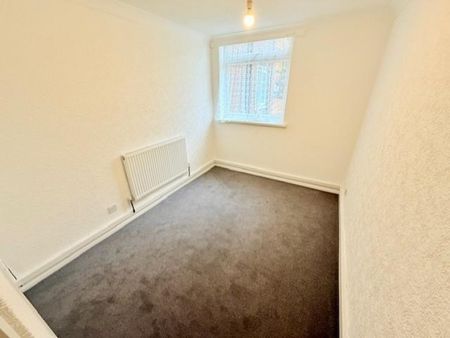 2 bedroom Flat To Let - Photo 5