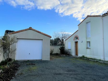 A LOUER - MAISON A LA ROCHE-SUR-YON - Photo 3