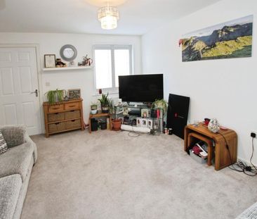 3 bedroom semi-detached house to rent - Photo 3