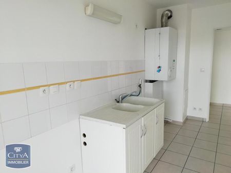 Location Appartement 4 pièces 88m² BOURG EN BRESSE 01000 - Photo 2