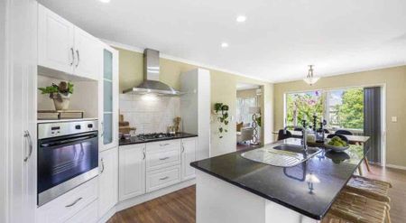 Comfortable family home in a great location - Photo 5