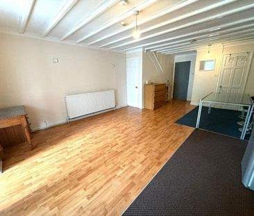 Waltham Close, Nottingham, NG2 - Photo 1