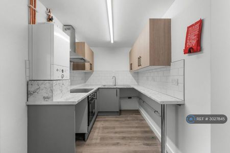 5 bedroom terraced house to rent - Photo 3