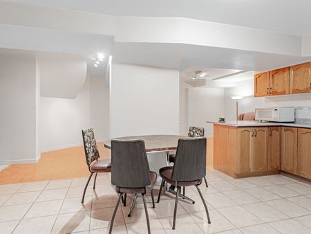 For Lease - 3986 Bloor Street, Toronto, Ontario - Photo 3