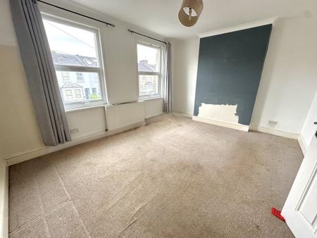 4 bedroom terraced house to rent - Photo 3