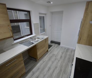 2 bedroom semi-detached house to rent - Photo 6