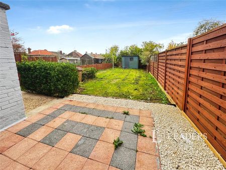 3 bedroom semi-detached house to rent - Photo 4