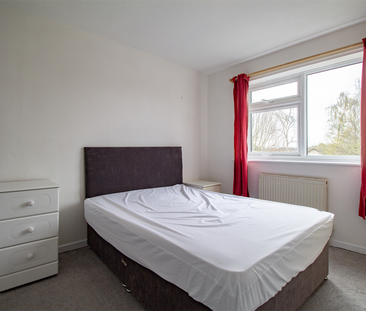 2 bedroom semi-detached house to rent - Photo 6