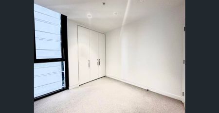 Spacious Amazing 2 Bedroom Apartment READY TO MOVE IN! - Photo 3