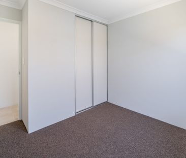 Modern Comfort and Convenience in the Heart of Byford - Photo 3