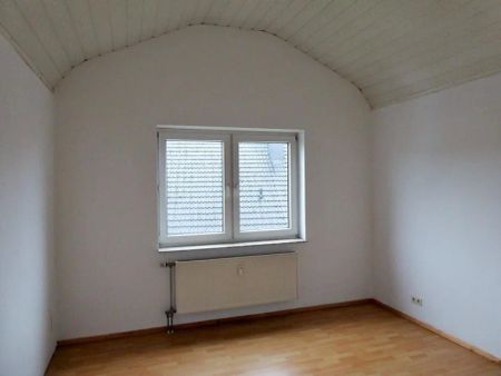 Großzügige 3 ZKB-Dachgeschosswohnung mit Balkon in ruhiger Lage von Kassel-Waldau - Foto 3