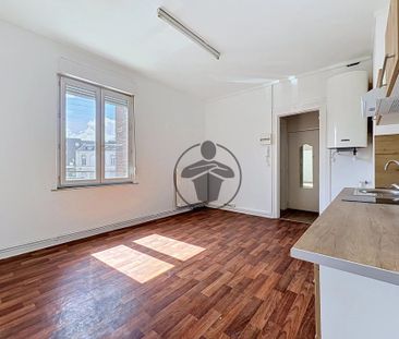 Location Appartement 2 pièces 35 m2 à Saint-Quentin - Photo 2