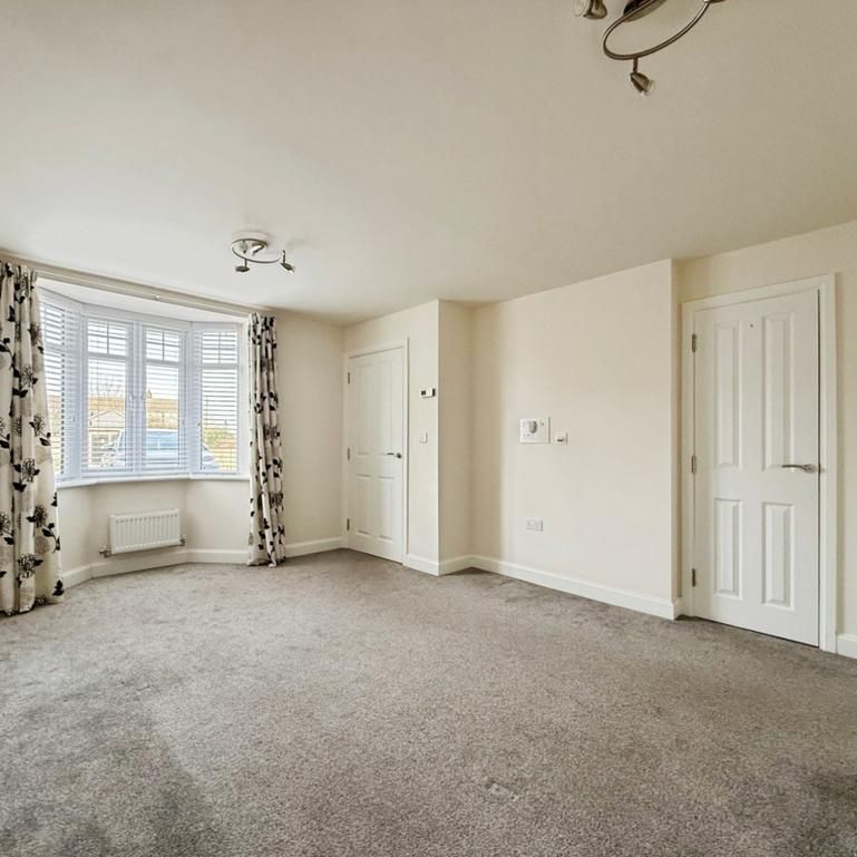 3 bedroom semi-detached house to rent - Photo 1