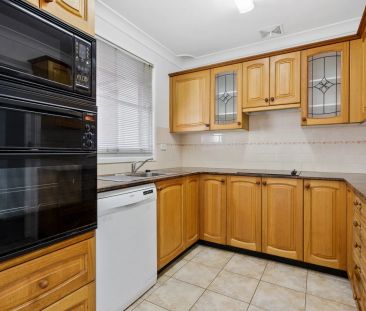 CHARMING FAMILY HOME AVAILABLE FOR RENT - Photo 2