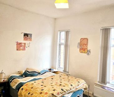 Room in a Shared House, Romney Street, M6 - Photo 2