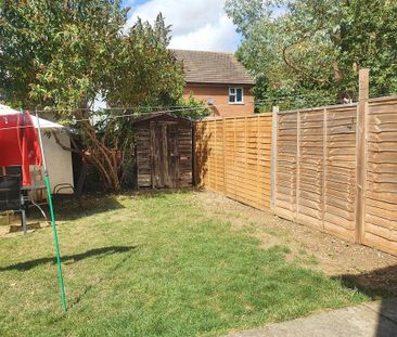 2 bedroom semi-detached house to rent - Photo 5