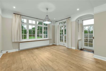 Set in a prime location, this substantial Edwardian home offers space, character, modern convenience, a mature garden, and tandem garage. - Photo 3