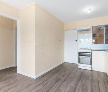 Freshly Updated 2x1 Apartment in Prime Location. - Photo 1