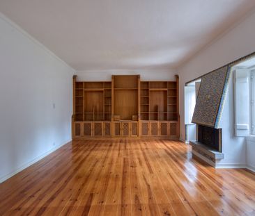 House in the Historic center of Cascais with 4 bedrooms to rent. - Photo 2