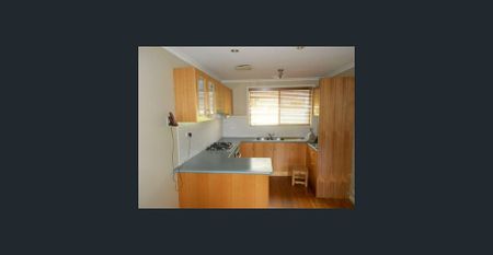 Charming Family Home in a Peaceful Glenroy Pocket - Photo 5