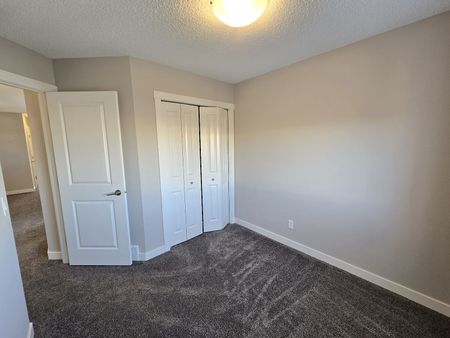 3806 202 Ave SE, Calgary - Photo 3