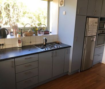 Large, warm 3 bedroom home, Hoon Hay - Photo 2