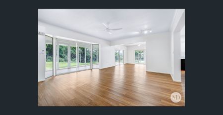 Spacious Family Rental in a Blue-Chip Suburb - Photo 4