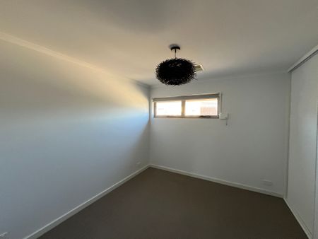Perfect 2 Bedroom Home in Great Location - Photo 3
